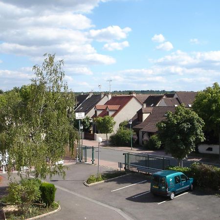 Kyriad Direct Achères Extérieur photo