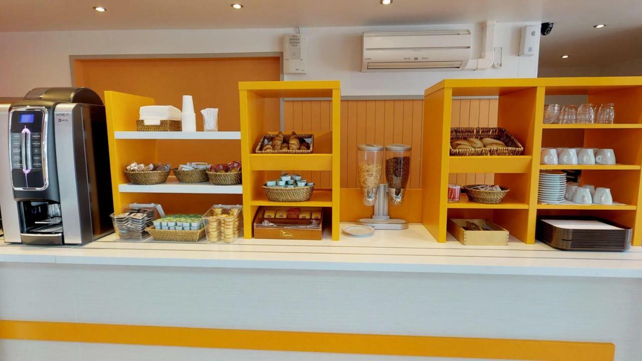 Kyriad Direct Achères Extérieur photo